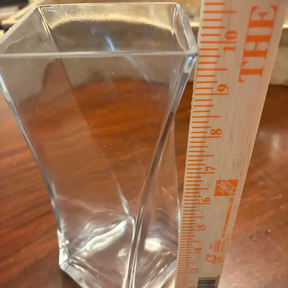 Unbranded clear glass